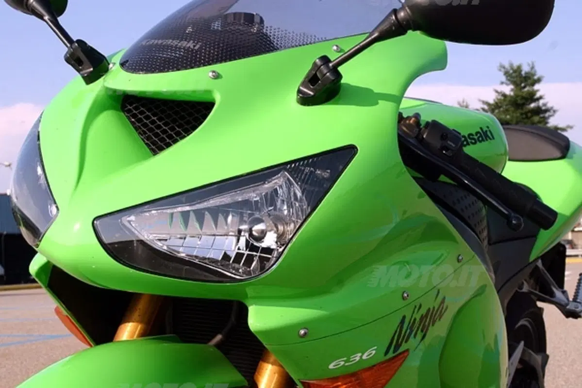 KAWASAKI Ninja 636 ZX-6R (7)