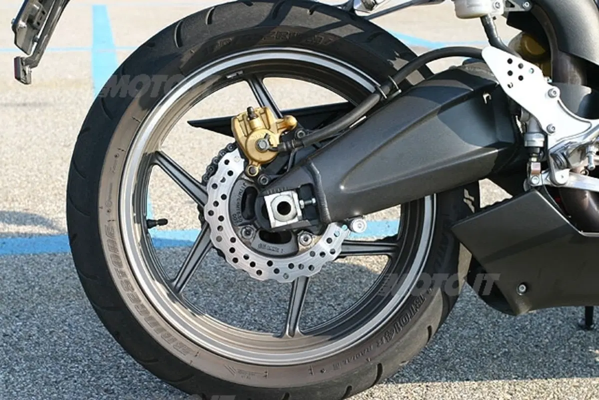 KAWASAKI Ninja 636 ZX-6R (12)