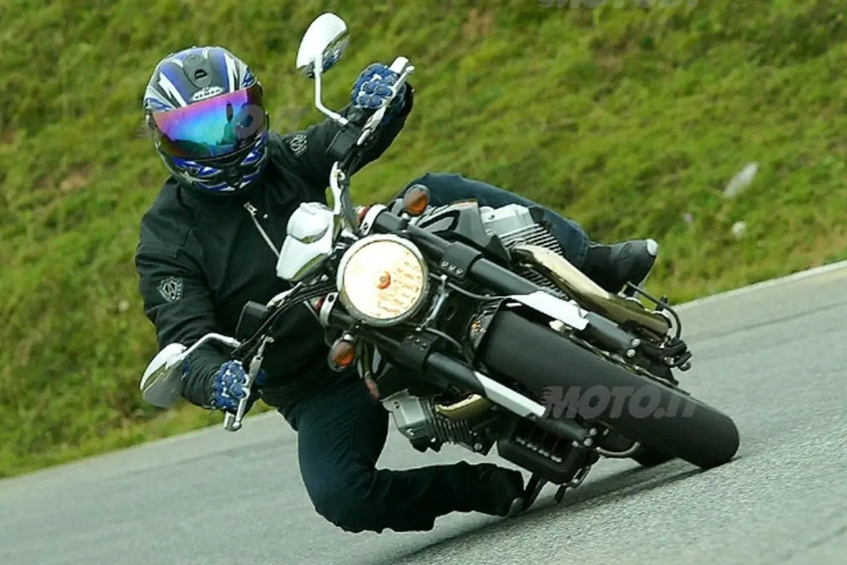 MOTO GUZZI Griso (21)
