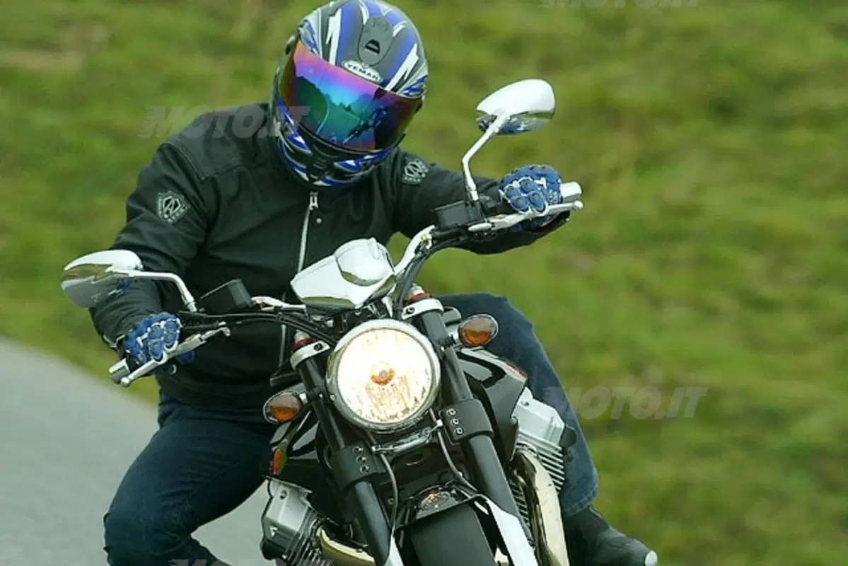 MOTO GUZZI Griso (24)