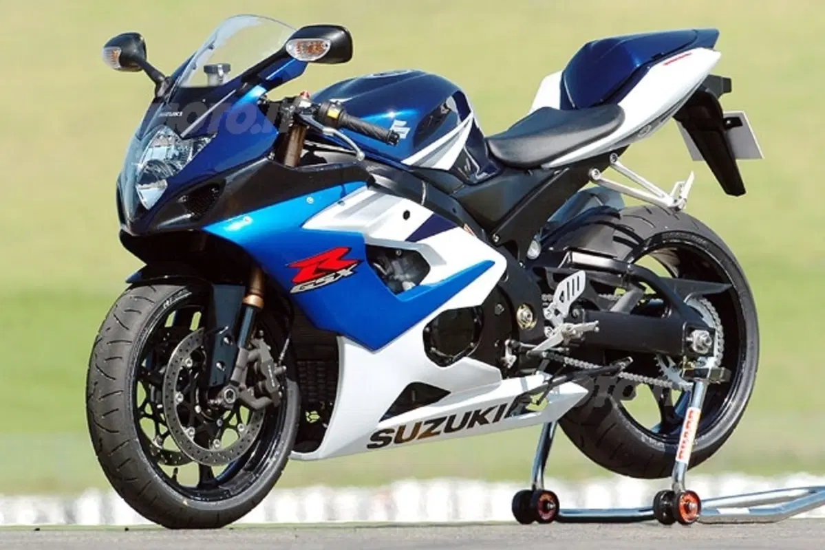 SUZUKI GSX R 1000 (3)