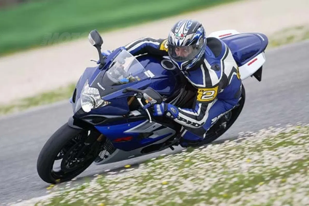 SUZUKI GSX R 1000 (4)