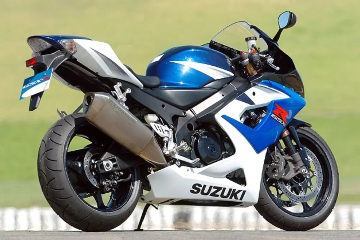 SUZUKI GSX R 1000 (7)