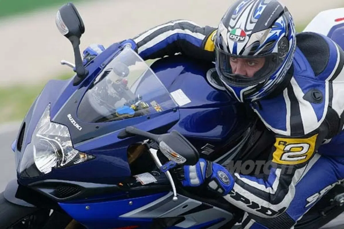 SUZUKI GSX R 1000 (8)
