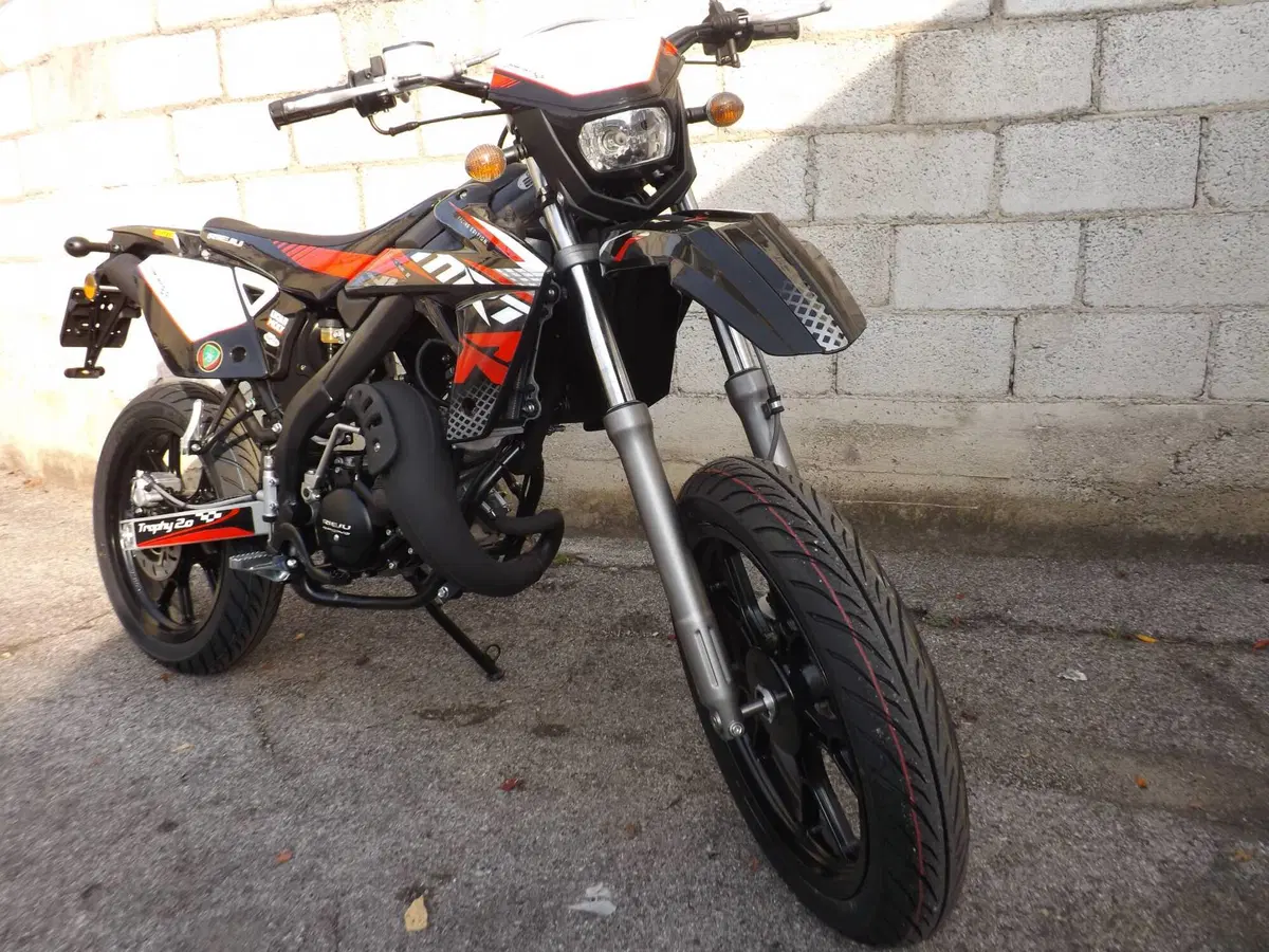 Rieju MRT 50 Motard (2009 - 17) (2)
