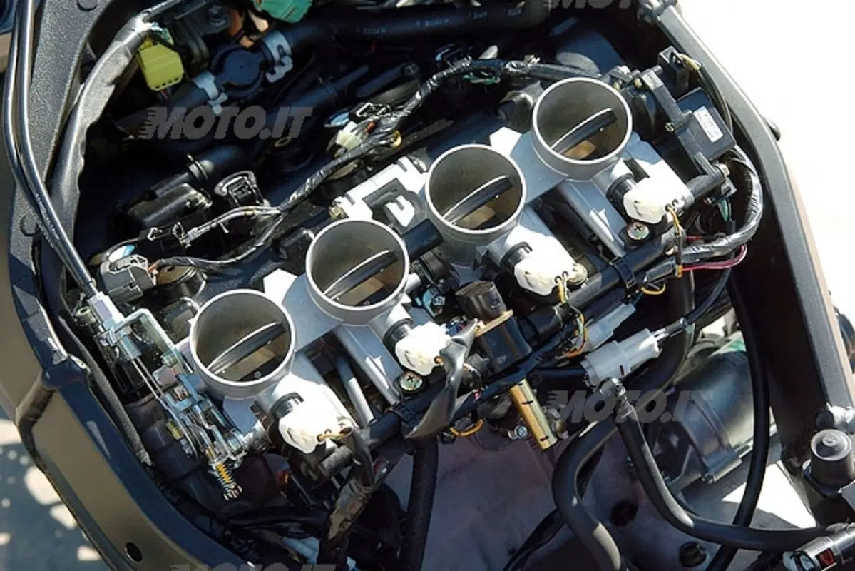 SUZUKI GSX R 1000 (17)