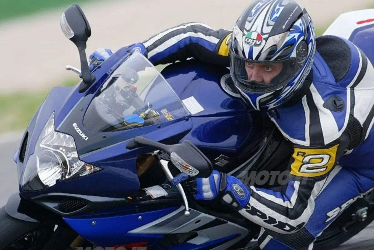 SUZUKI GSX R 1000 (21)