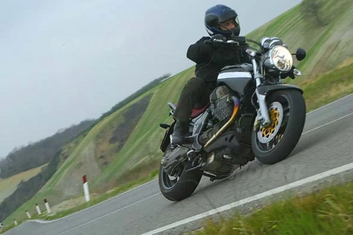 MOTO GUZZI Breva V 1100 i.e. (4)