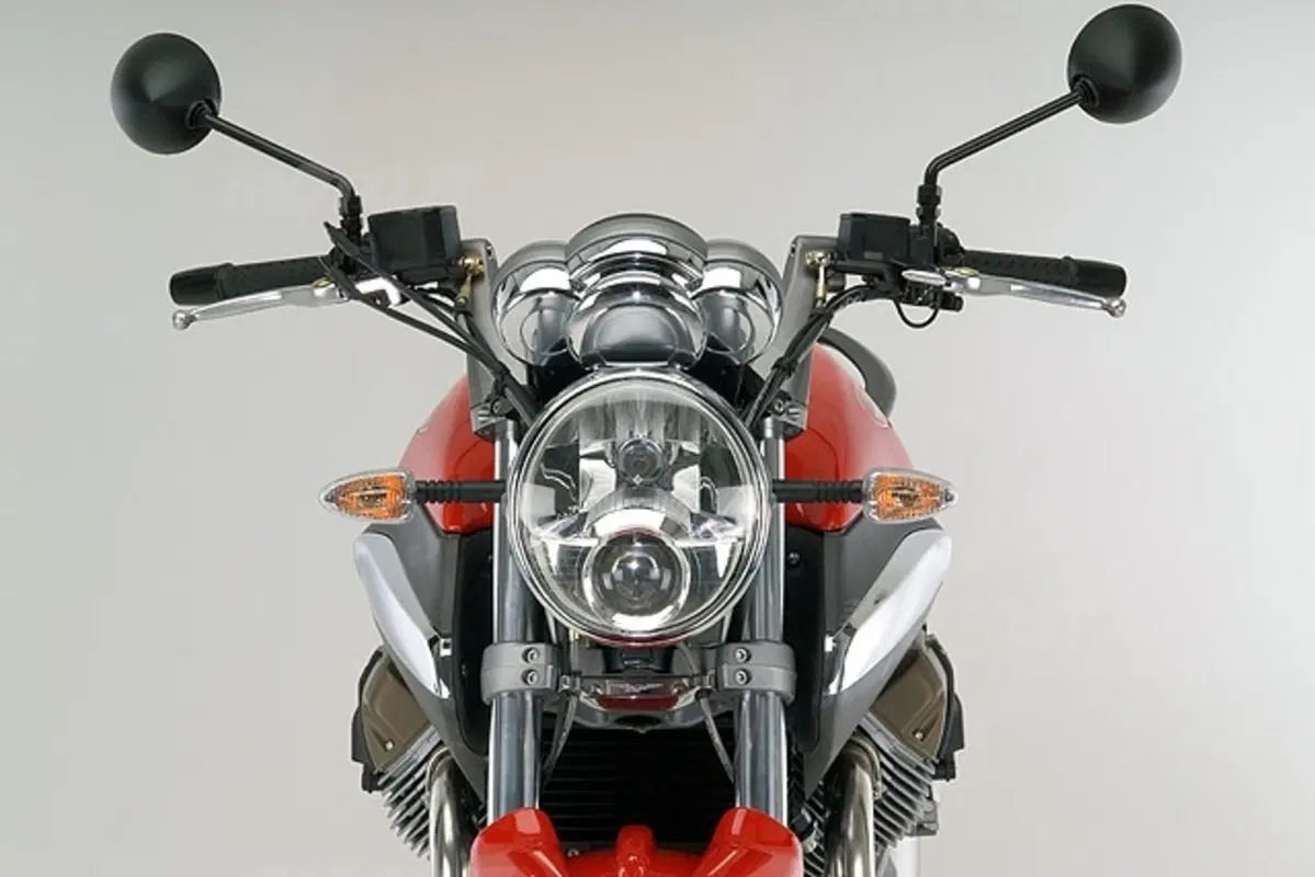 MOTO GUZZI Breva V 1100 i.e. (7)