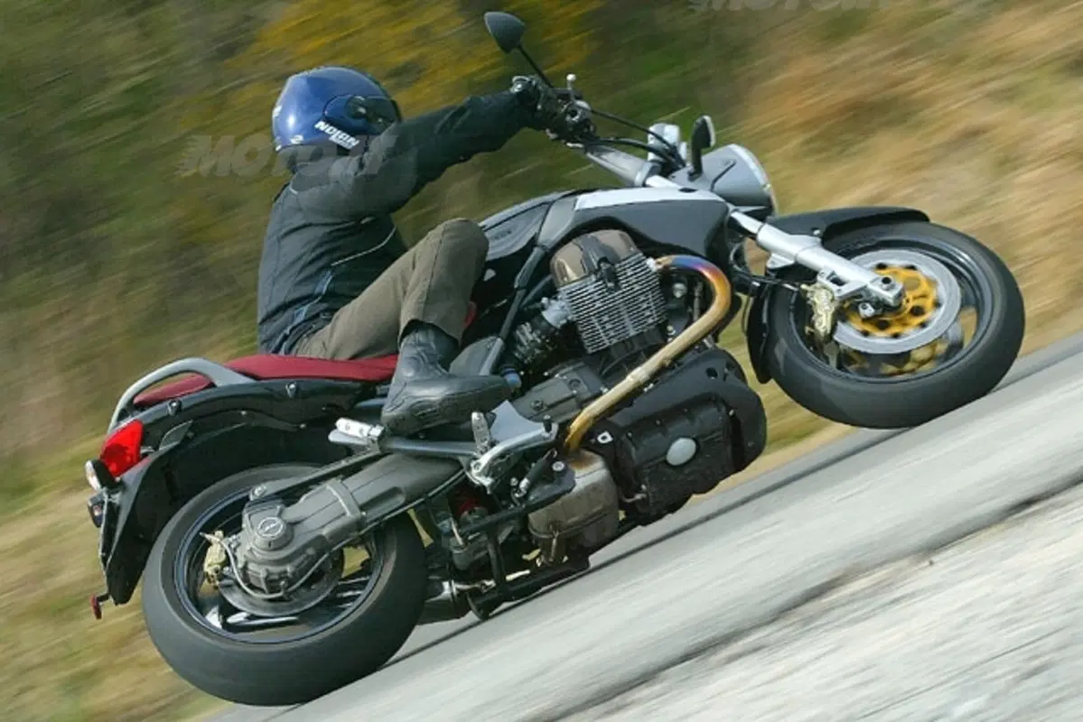 MOTO GUZZI Breva V 1100 i.e. (17)