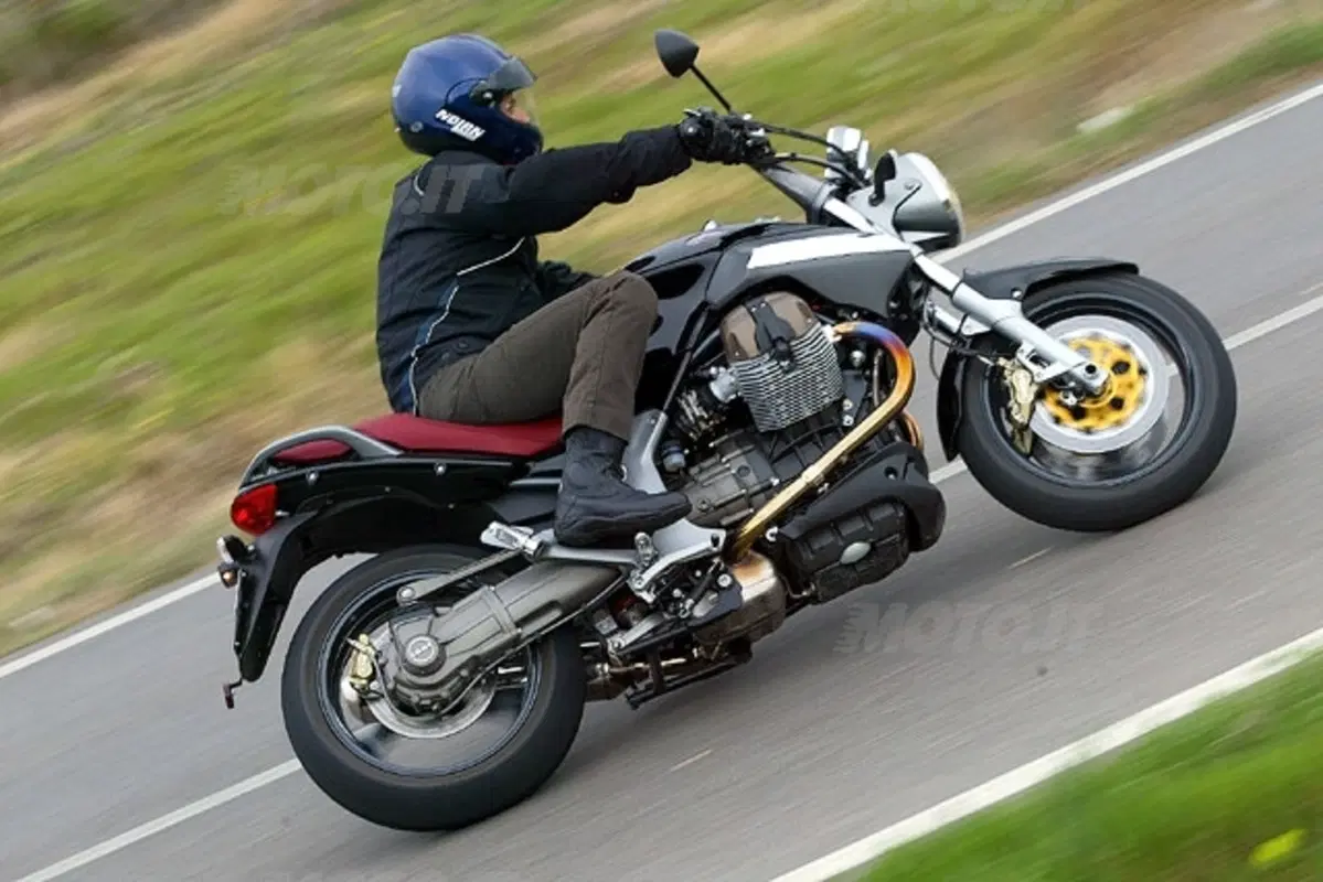 MOTO GUZZI Breva V 1100 i.e. (23)