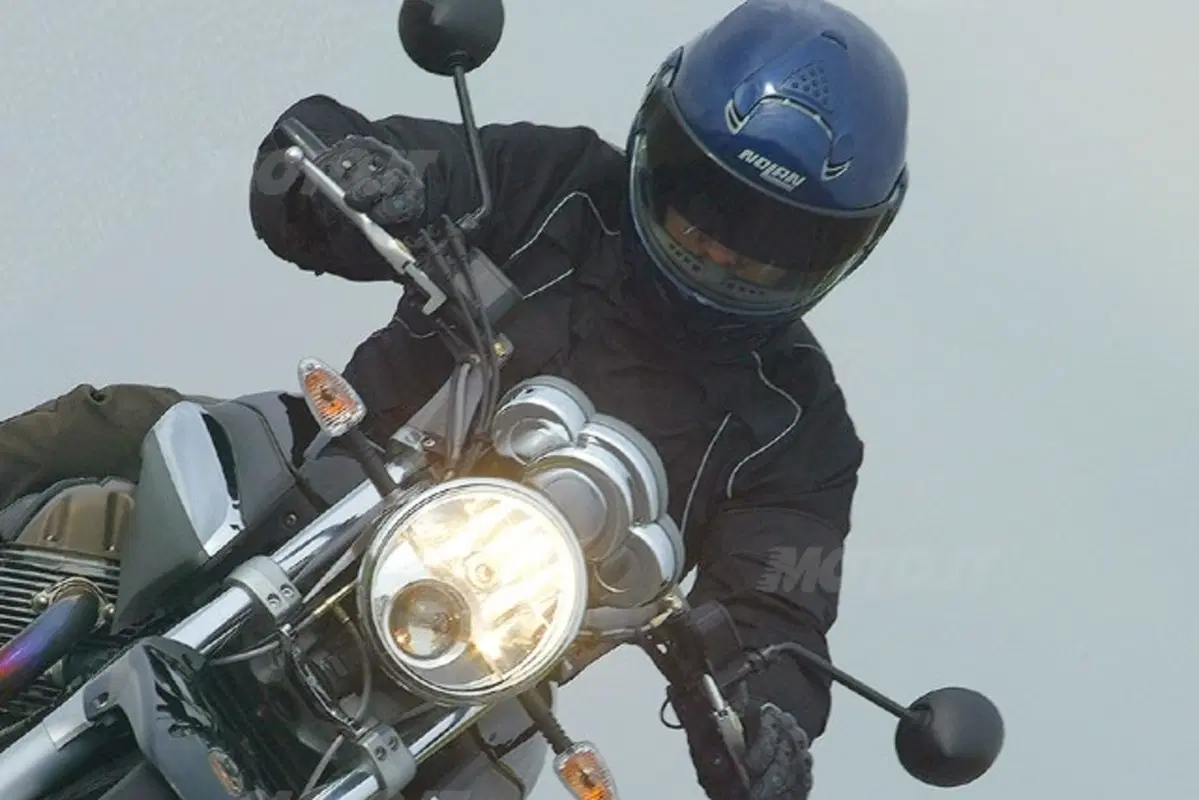 MOTO GUZZI Breva V 1100 i.e. (25)