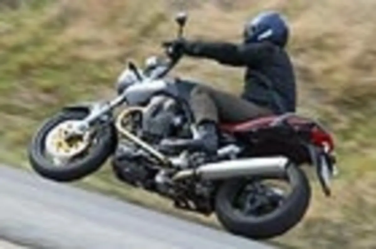 MOTO GUZZI Breva V 1100 i.e. (27)