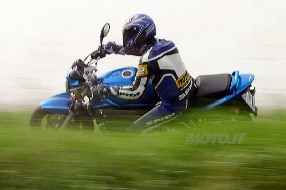 SUZUKI GSF 650 Bandit (8)