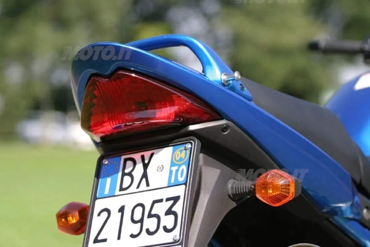 SUZUKI GSF 650 Bandit (12)
