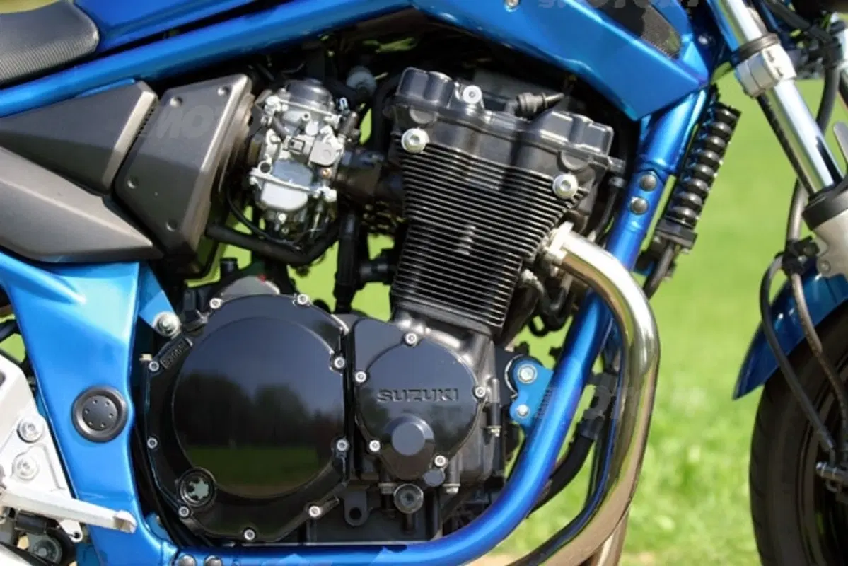 SUZUKI GSF 650 Bandit (13)