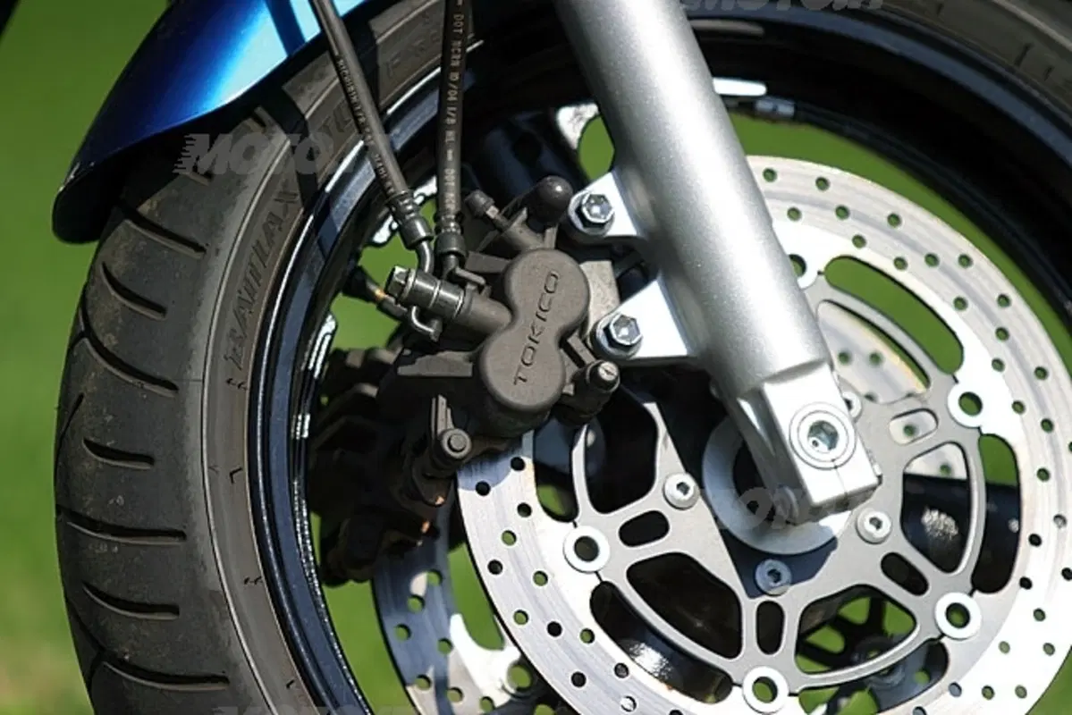 SUZUKI GSF 650 Bandit (14)