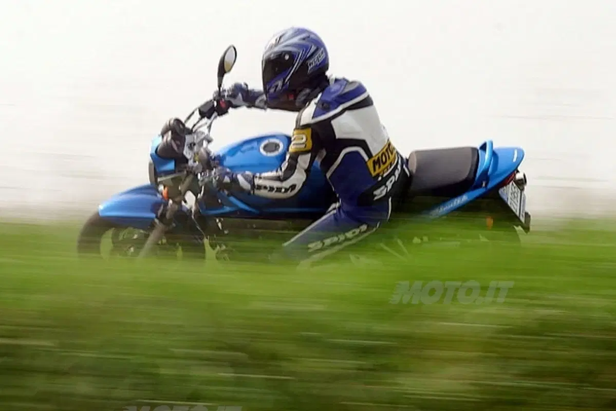 SUZUKI GSF 650 Bandit (19)
