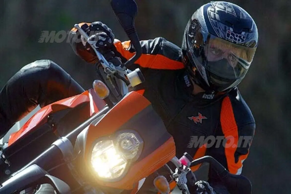 KTM 990 Super Duke (2)