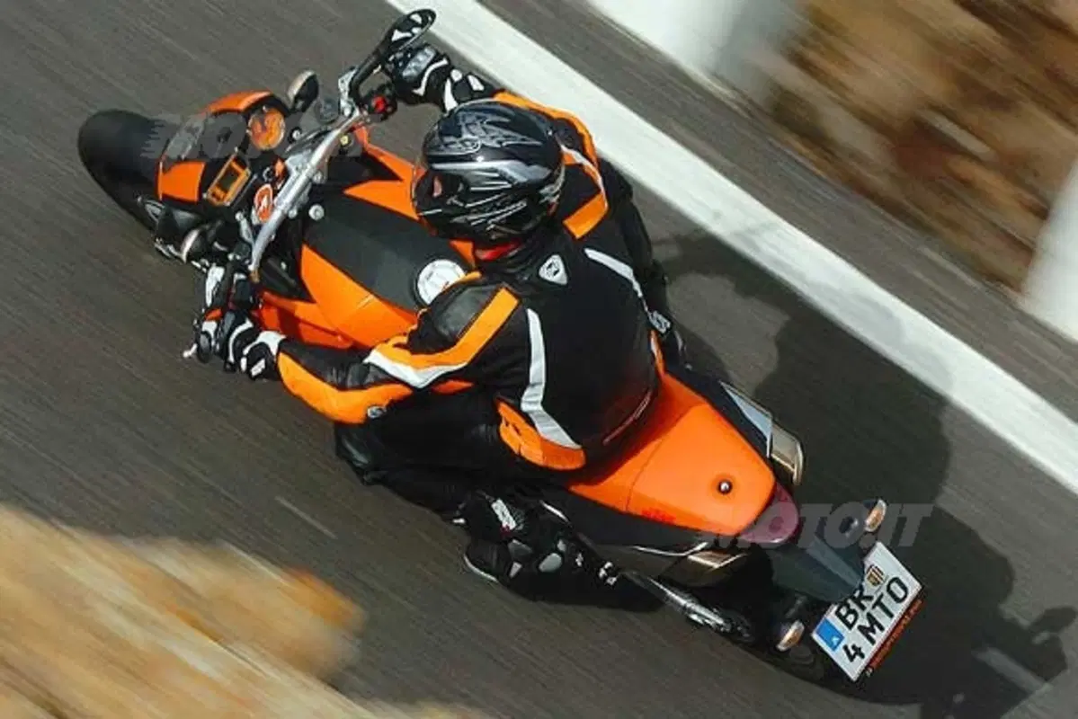 KTM 990 Super Duke (4)