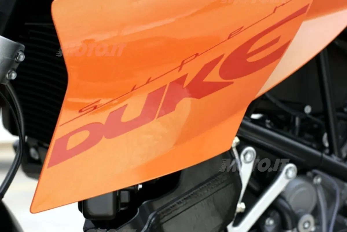 KTM 990 Super Duke (9)