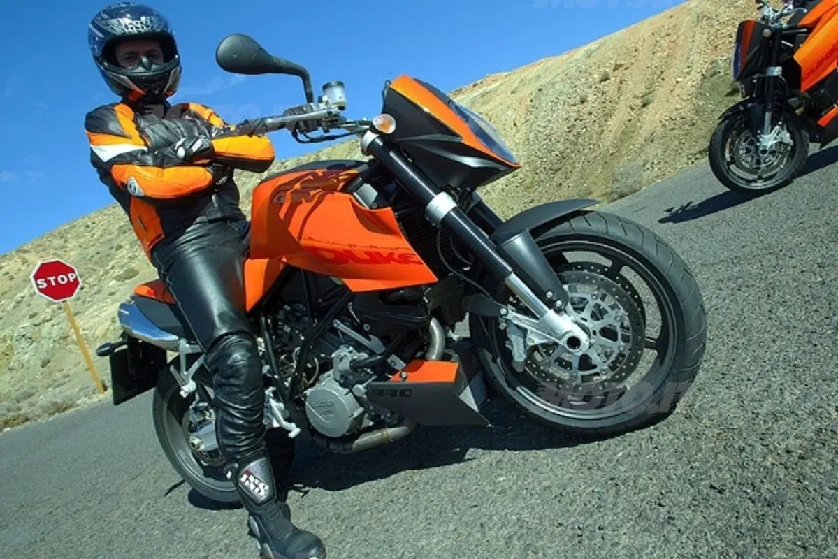 KTM 990 Super Duke (21)