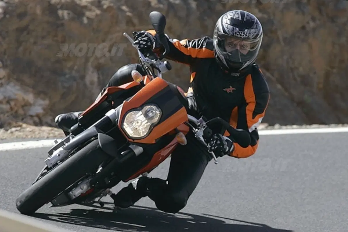KTM 990 Super Duke (25)