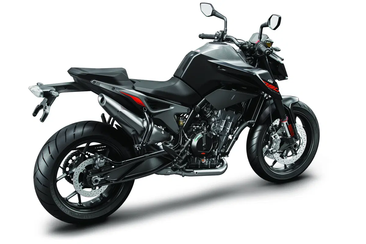 KTM 790 Duke. Media pronta gara  (5)