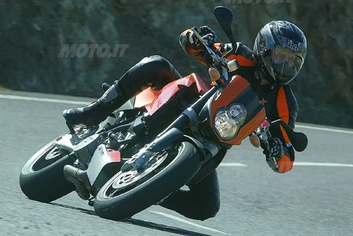 KTM 990 Super Duke (30)
