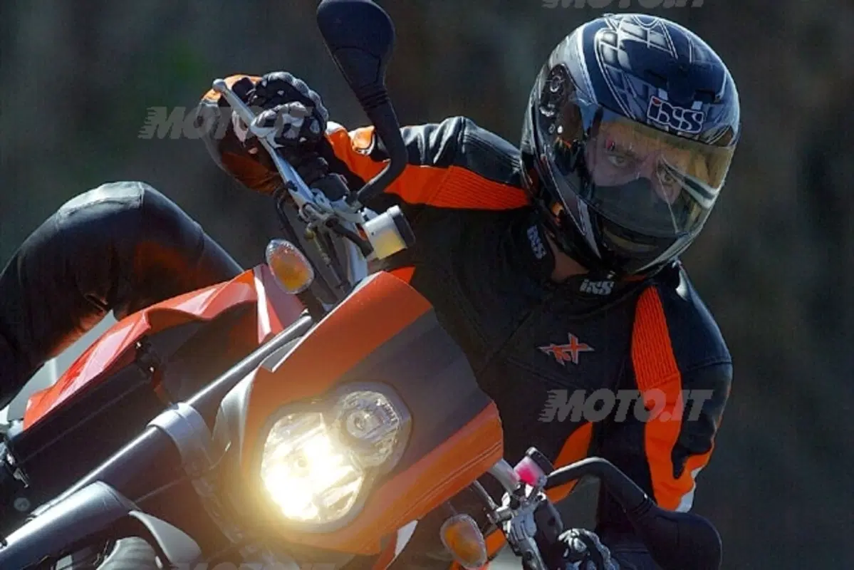 KTM 990 Super Duke (33)