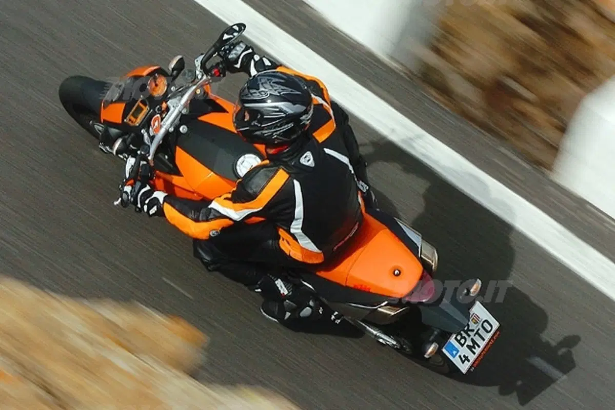 KTM 990 Super Duke (34)