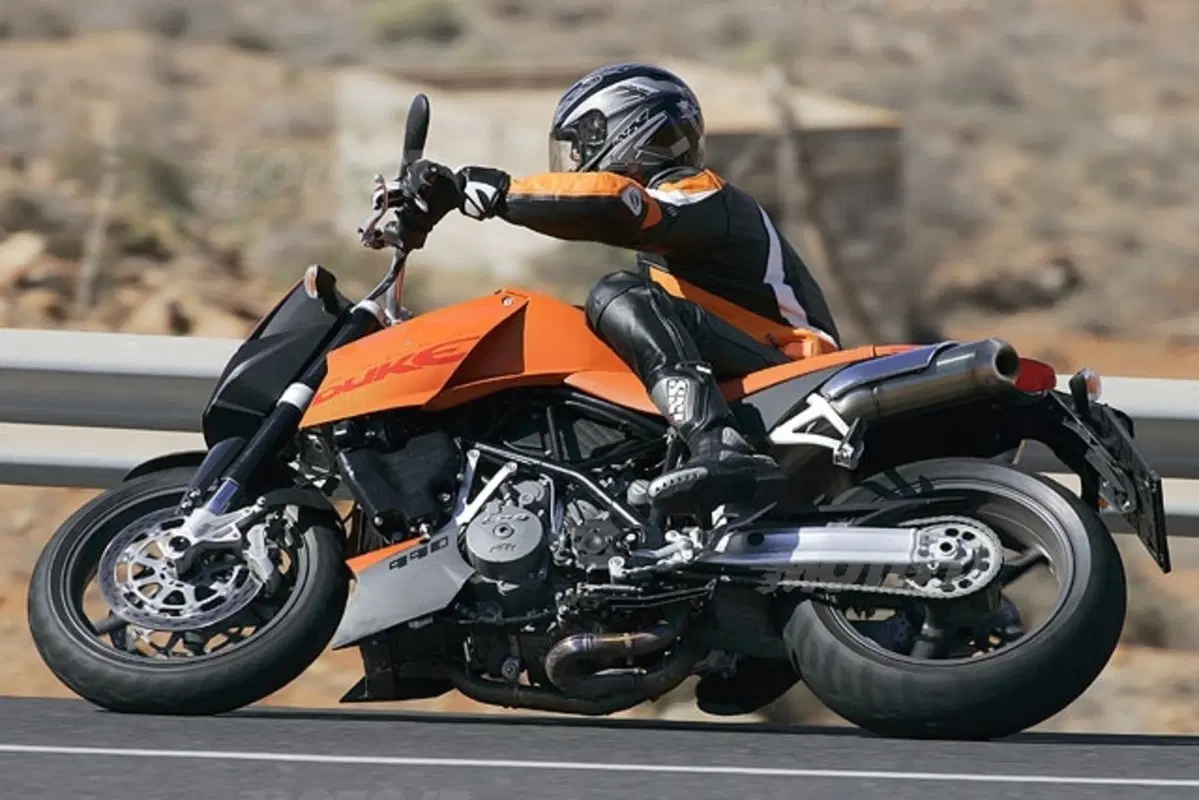 KTM 990 Super Duke (35)