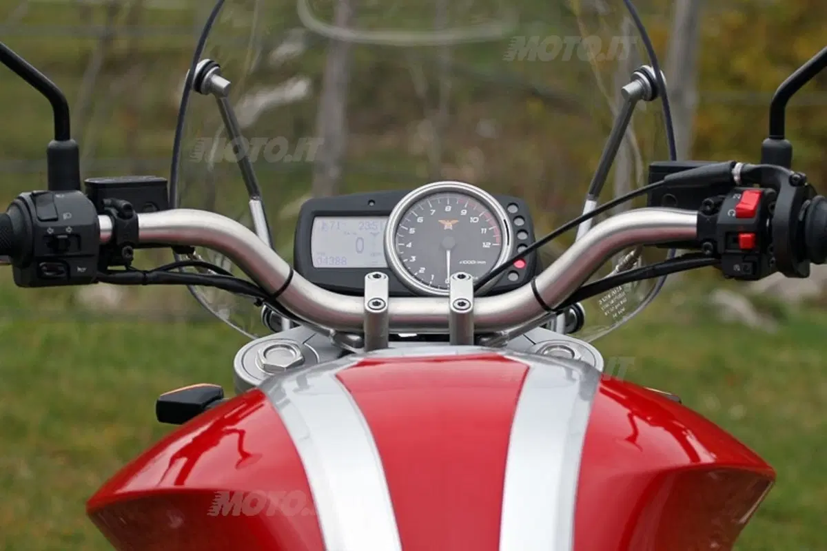 MOTO MORINI 9 1/2 (4)