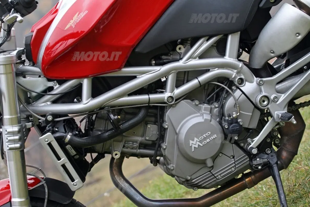 MOTO MORINI 9 1/2 (6)
