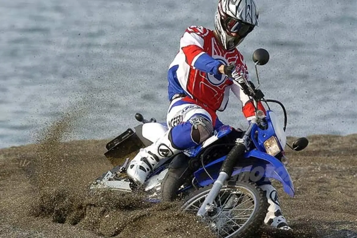 YAMAHA DT125RE - DT125X (6)