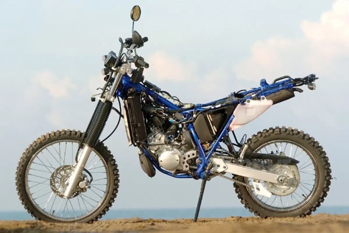 YAMAHA DT125RE - DT125X (9)