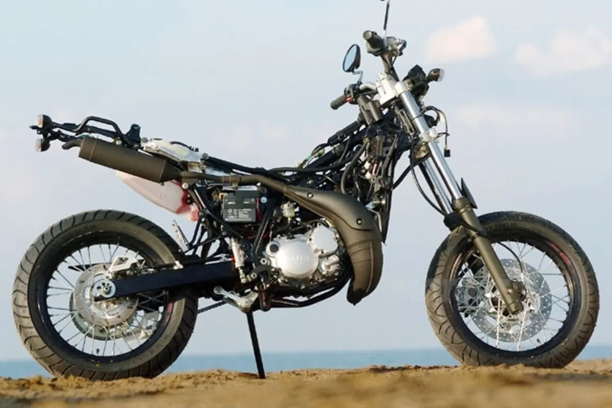 YAMAHA DT125RE - DT125X (13)