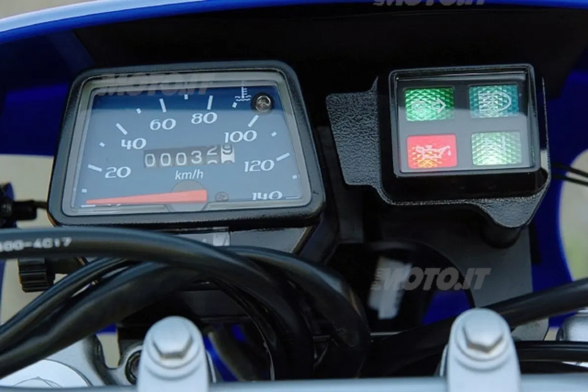 YAMAHA DT125RE - DT125X (14)