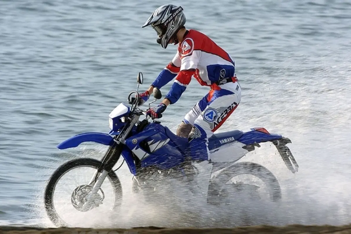 YAMAHA DT125RE - DT125X (23)