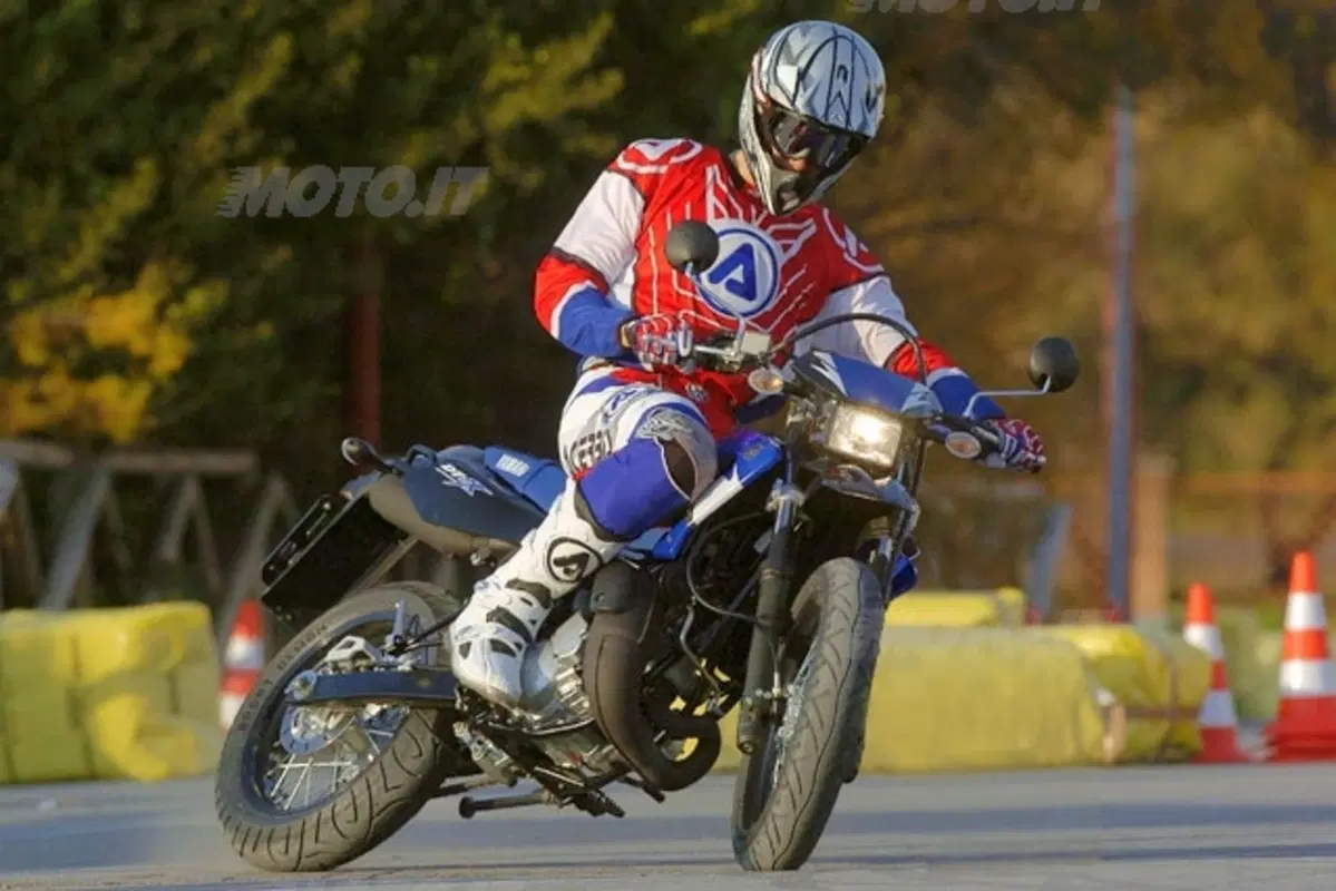 YAMAHA DT125RE - DT125X (25)