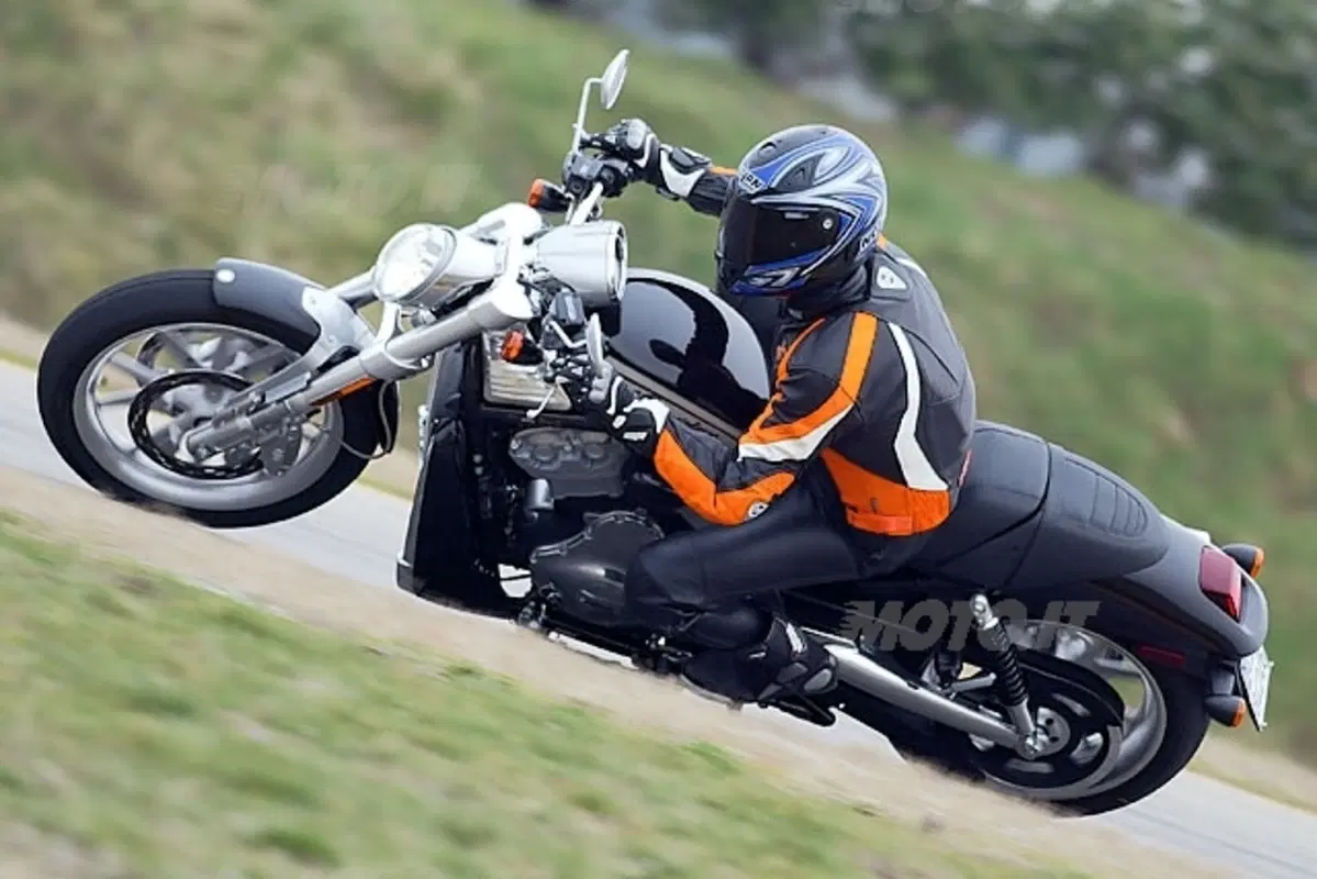 HARLEY DAVIDSON 1130 VRSCR Street Rod (13)
