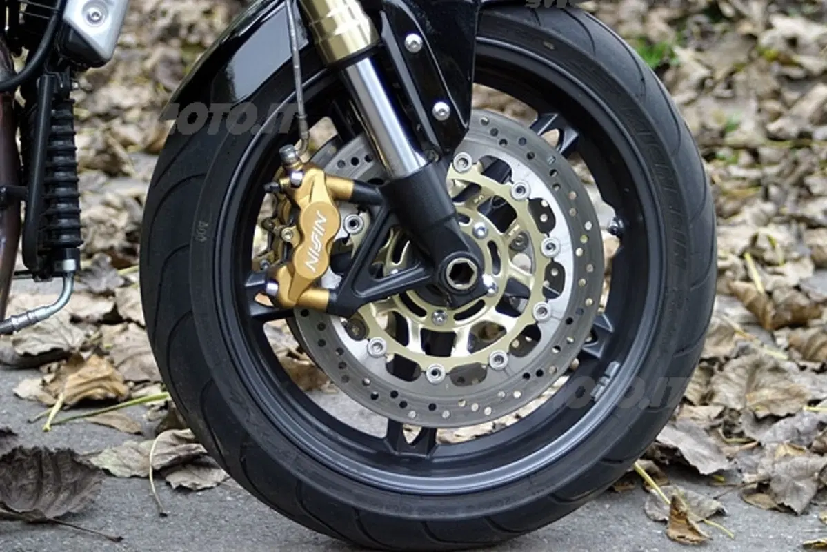 TRIUMPH Speed Triple 1050 (7)