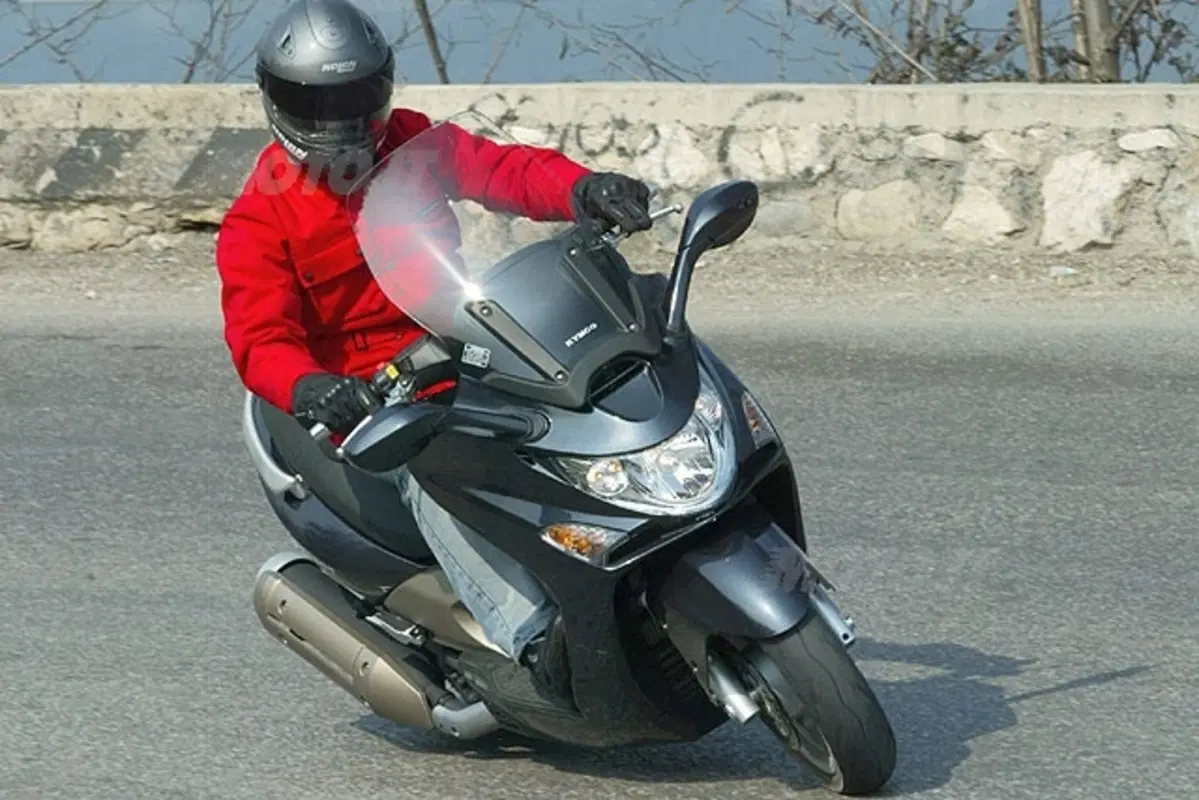 KYMCO Xciting 500 (16)