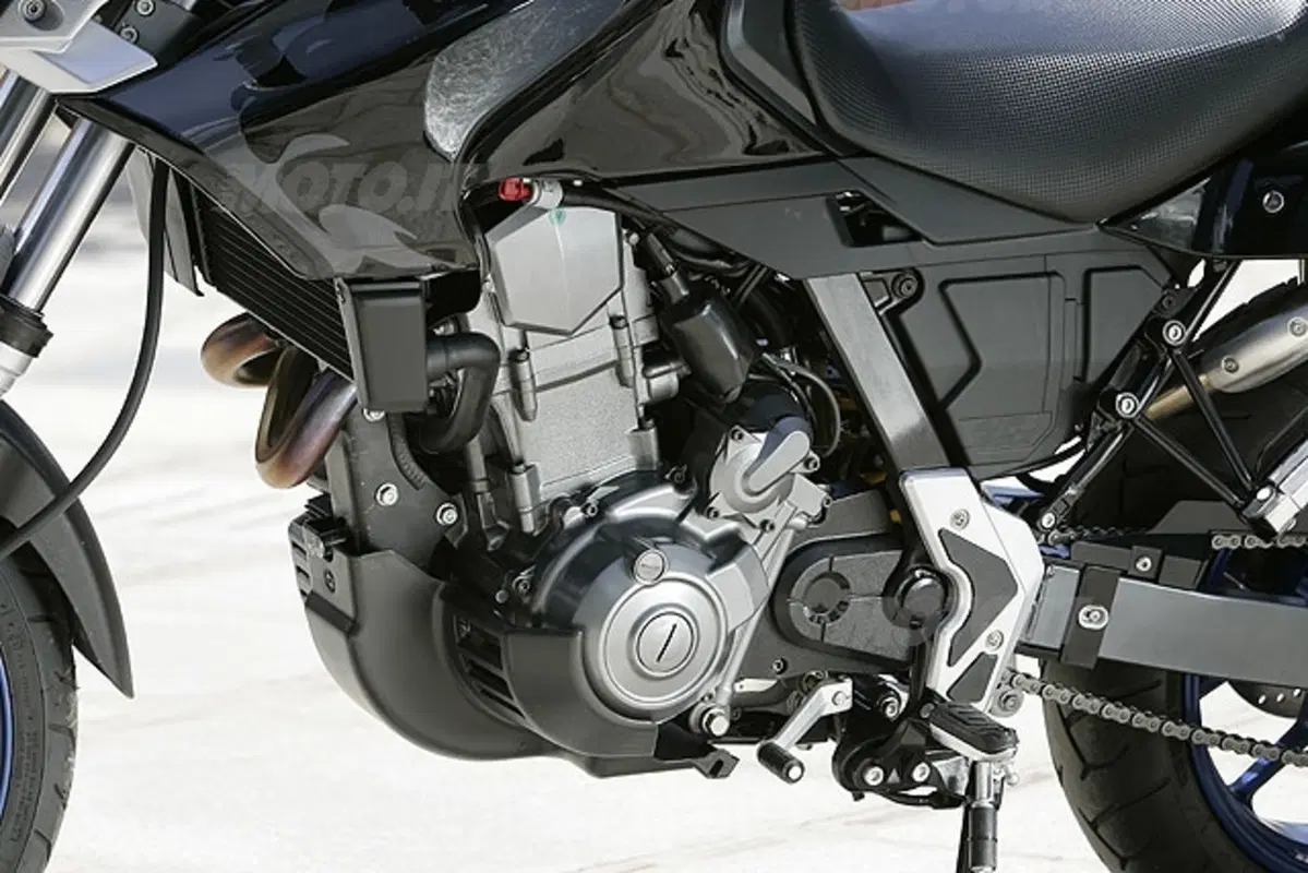 APRILIA Pegaso 650 Strada (10)