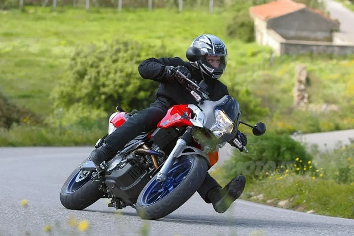 APRILIA Pegaso 650 Strada (19)