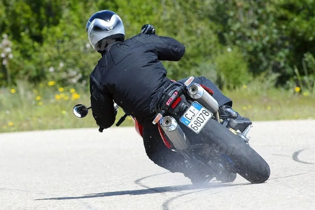 APRILIA Pegaso 650 Strada (25)