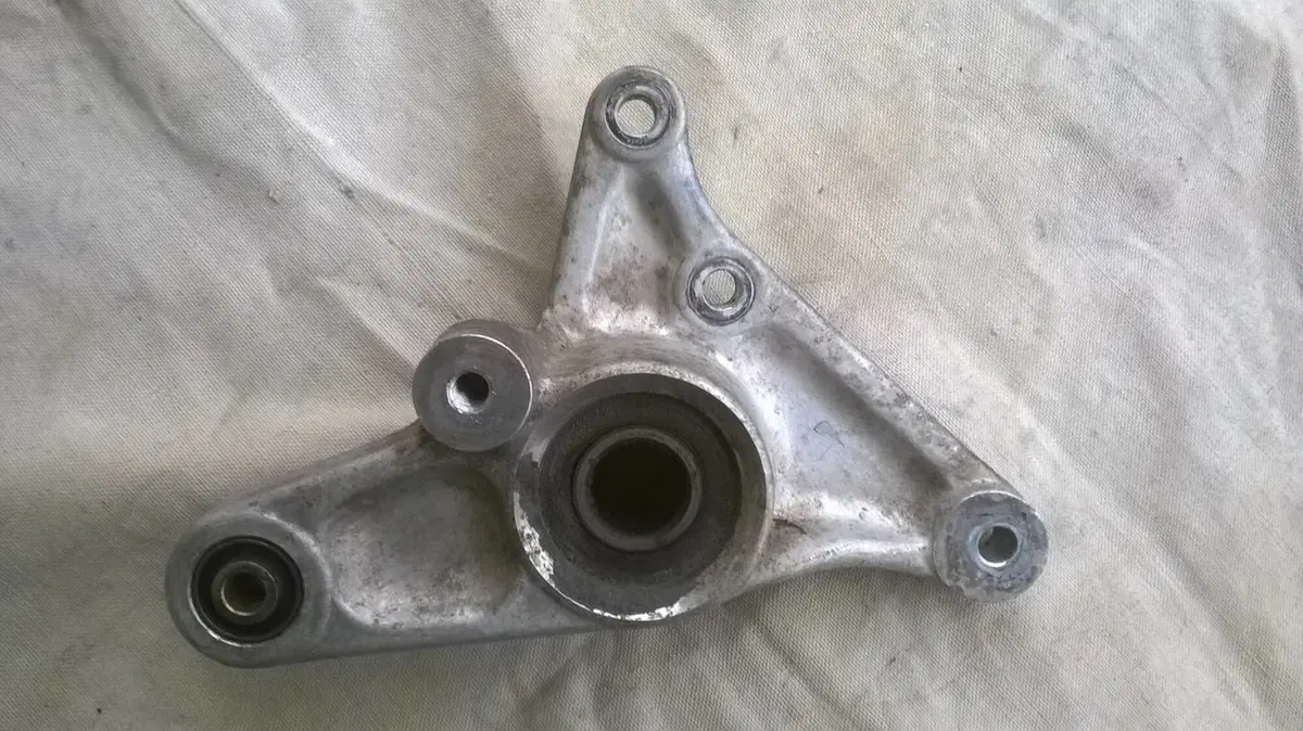Supporto pinza Freno Aprilia Leonardo (6)