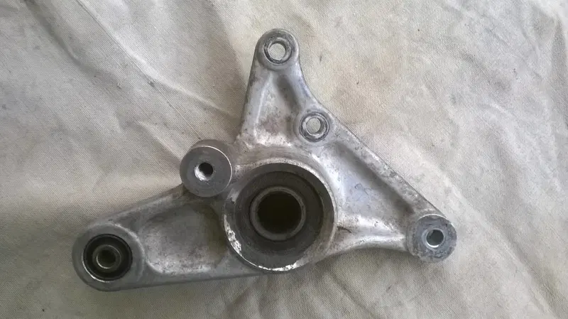 Supporto pinza Freno Aprilia Leonardo (6)