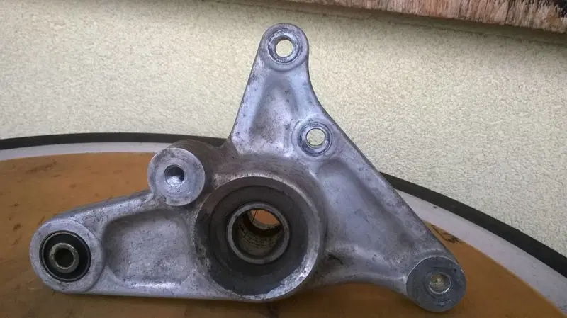 Supporto pinza Freno Aprilia Leonardo (4)