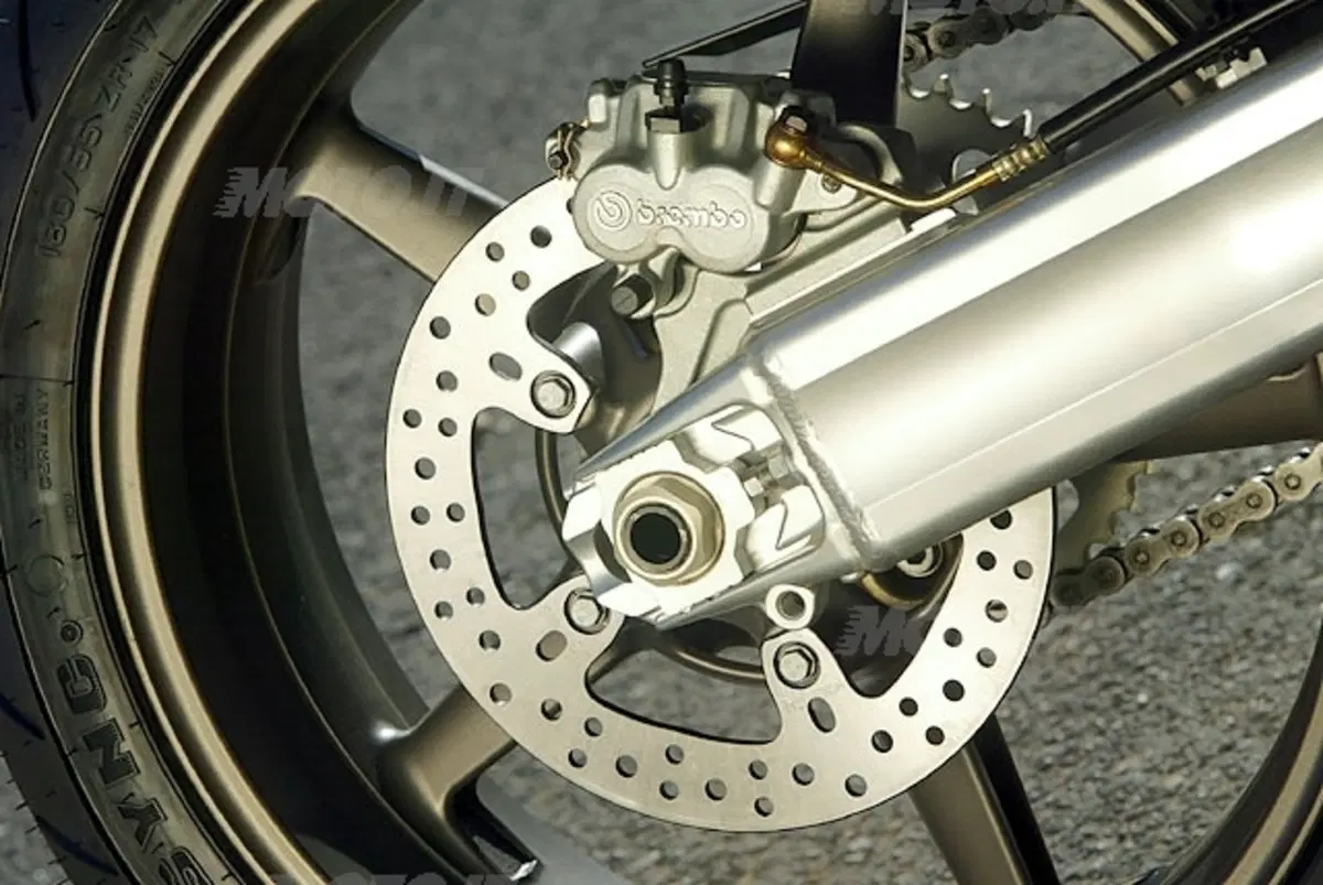 KTM 950 Supermoto (15)